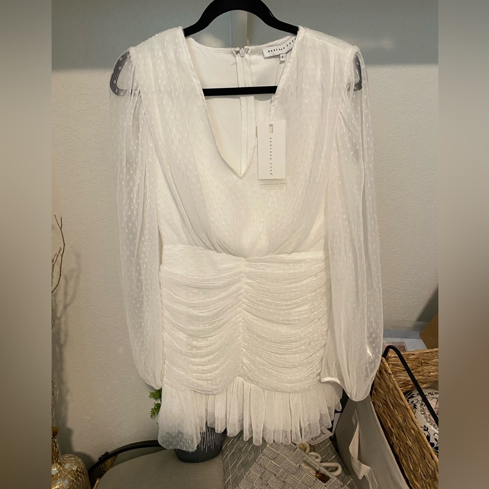 Brand new white dress from VICI. Size small